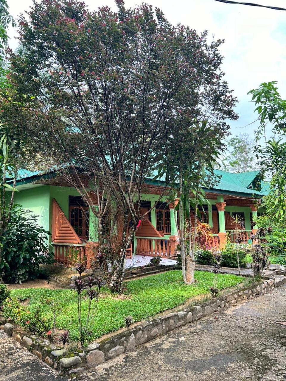 Wisma Batu Mandi 武吉拉旺 外观 照片