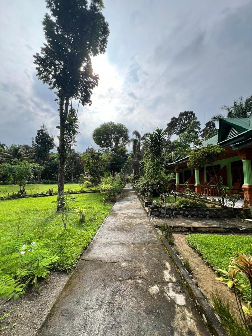 Wisma Batu Mandi 武吉拉旺 外观 照片
