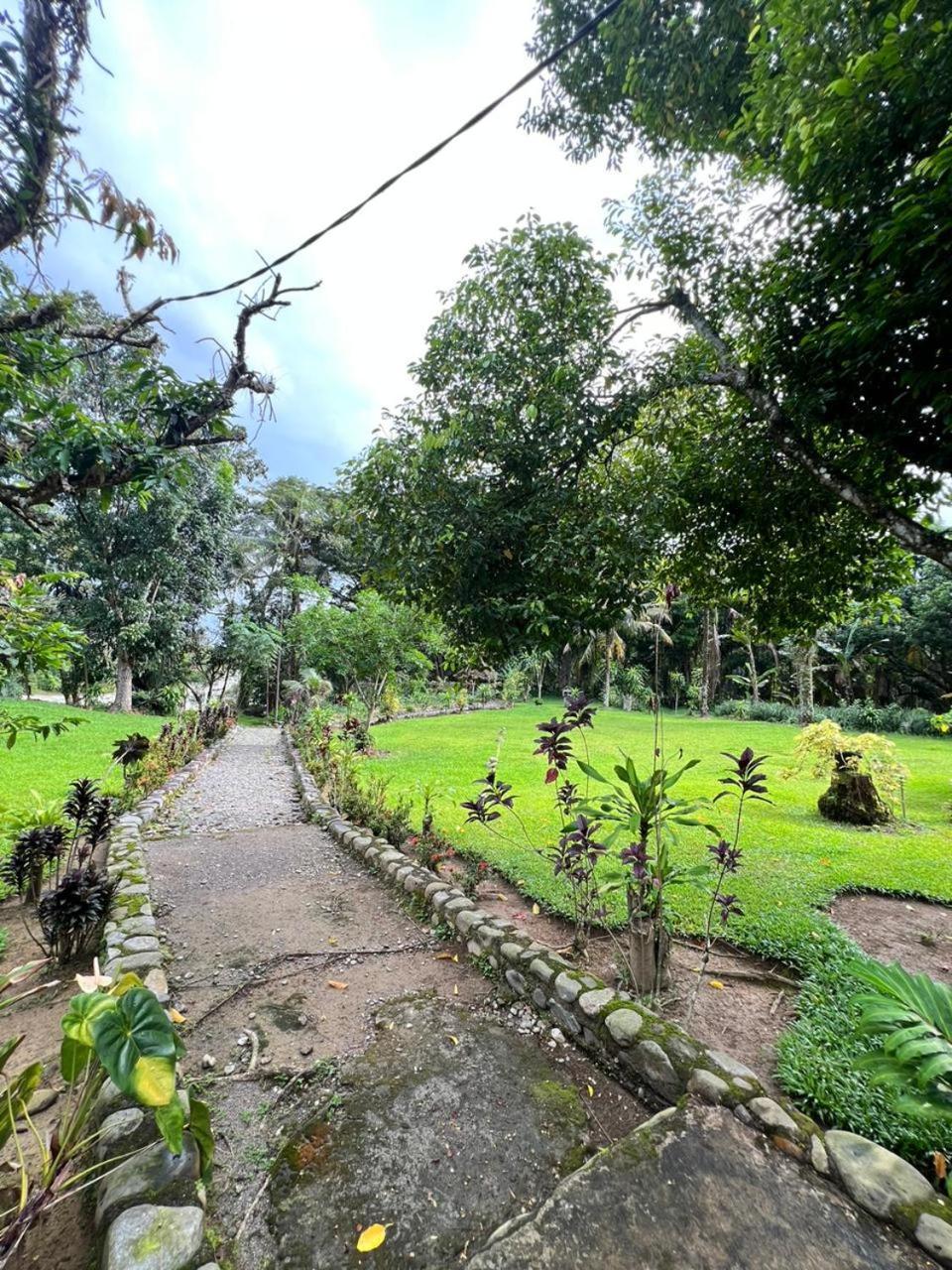 Wisma Batu Mandi 武吉拉旺 外观 照片